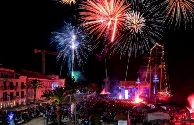 Novu godinu na crnogorskim trgovima dočekalo preko 60 hiljada posjetilaca