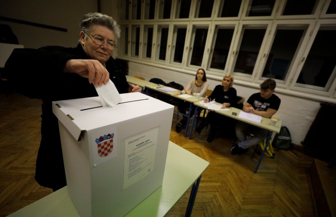 Otvorena birališta u Hrvatskoj: Počeo drugi krug predsjedničkih izbora