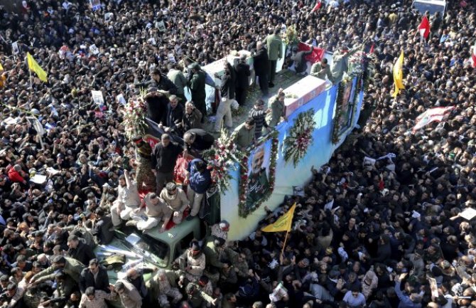 Stampedo na pogrebnoj povorci: Odložena sahrana Sulejmanija, 56 poginulih
