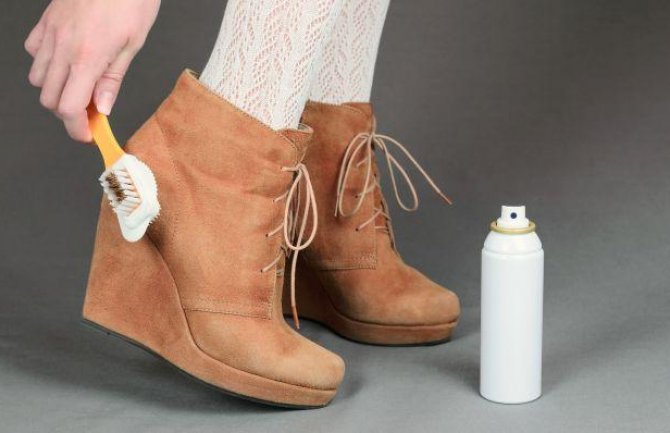 Evo kako da uklonite mrlje sa obuće od prevrnute kože