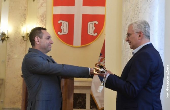 Vulin Mandiću i Lekoviću uručio spomen - medalje