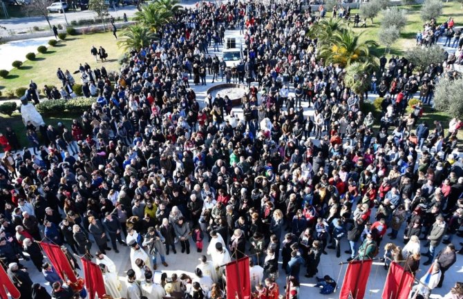Održana litija u Baru, Amfilohije: Vi niste država, niti sam ja Crkva
