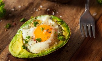  Zdrav i atraktivan doručak: Jaja u avokadu