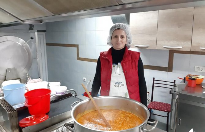 U narodnoj kuhinji pri manastiru Đurđevi stupovi se godišnje spremi oko 30 hiljada obroka: Nikada se nije desilo da nekome ne damo da jede