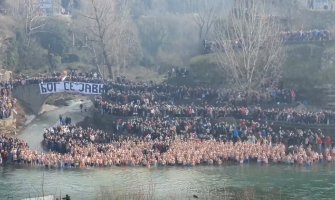 Prenkiću krst po drugi put, pjevali o Srbiji, Kosovu, Amfilohije: Oni koji su na vlasti da se vrate narodu i Bogu (VIDEO)