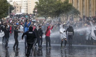 Nemiri u Libanu: U sukobu policije i demonstranata povrijeđeno 400 osoba