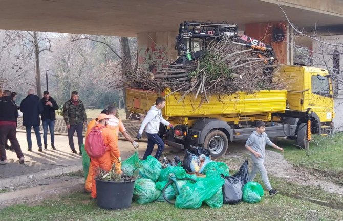Čistili otpad iz rijeke Ribnice(FOTO)