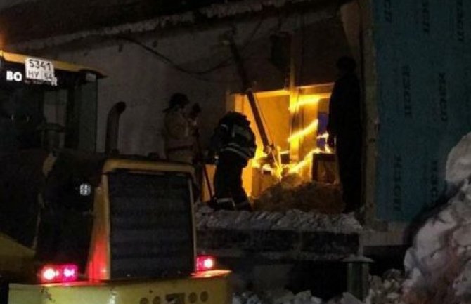 Tragedija u Novosibirsku: Srušio se krov kafića