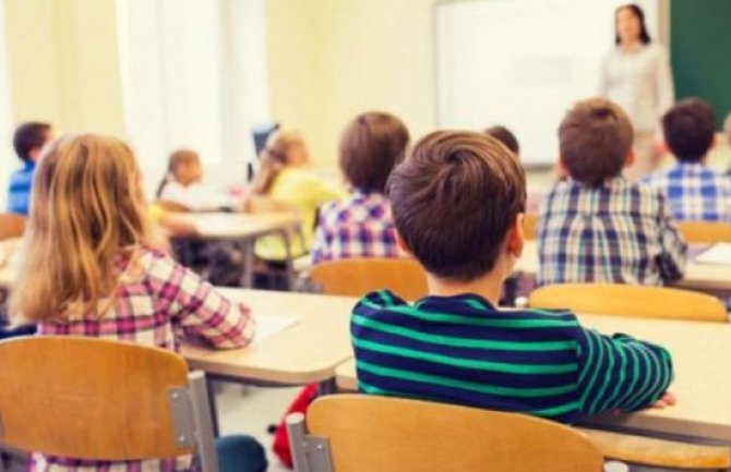 U osnovnim školama proširiće broj dvojezičnih odjeljenja