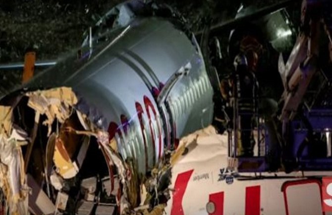 Turska: Tri osobe stradale u avionskoj nesreći,  179 povrijeđenih (VIDEO)