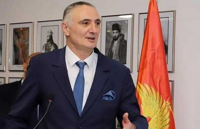 Uputili zahtjev Tačiju i Kurtiju za uređivanje formalno-pravnog položaja crnogorske zajednice na Kosovu