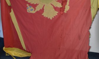 Identifikovani osumnjičeni za paljenje zastave u Budvi, zadržavanje 72 sata(VIDEO)