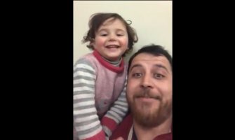 Sirija: Otac naučio ćerku da se smije bombama (VIDEO)