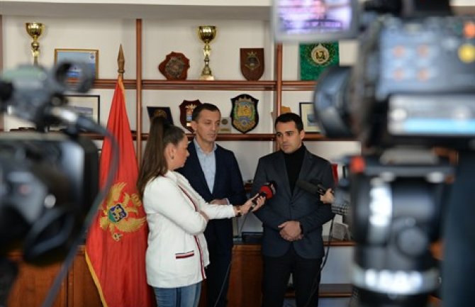 Bošković u posjeti Baru, najavio rješavanje stambenog pitanja za zaposlene u VCG