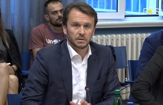 Konjević: SDP će predložiti raspravu o Zakonu o PIO, ministar zakonski tekst drži u „fioci“ 