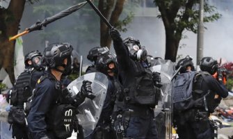 Hongkong: Sukob policije i demonstranata (VIDEO)