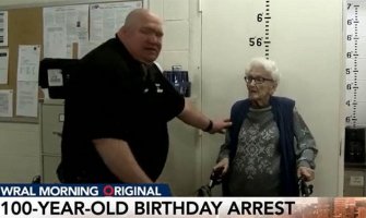 Neobična želja: Proslavila stoti rođendan u zatvoru