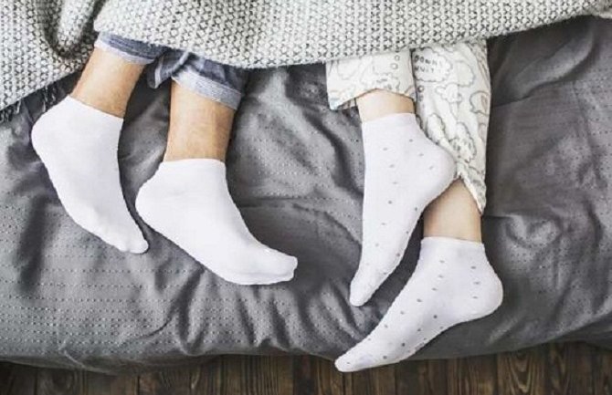 Spavate li u čarapama ili bez? Evo šta to znači 