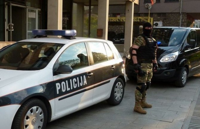Policija u Sarajevu pronašla 180 migranata pretresom stambenog objekta