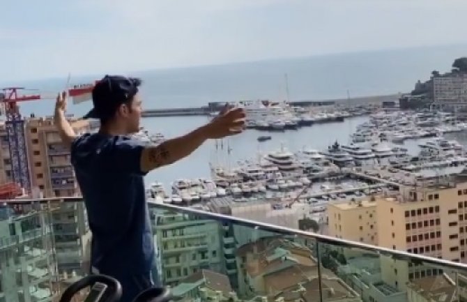Fabregas četvrtog dana izolacije pozdravio komšiluk: I vi se je**** (VIDEO)