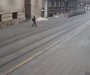 Stravičan snimak: Čovjek u Zagrebu za dlaku izbjegao smrt tokom zemljotresa(VIDEO)