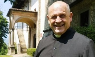 Italijanski sveštenik preminuo od koronavirusa: Odrekao se respiratora da spase mlađeg pacijenta