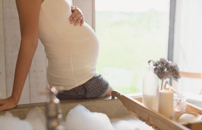 Prenos koronavirusa s majke na dijete tokom trudnoće je moguć, mada se rijetko događa