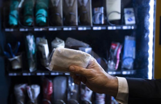 U Turskoj postavili automate za prodaju maski i dezinfekcionih sredstava