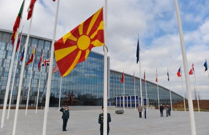 Podignuta zastava S. Makedonije u NATO-u