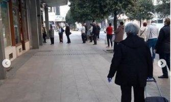 Redovi ispred apoteka, Montefarm: Maske su plaćene, nisu donacija