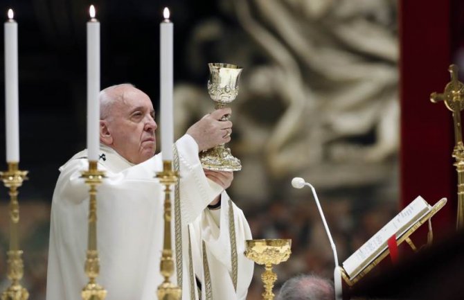 Papa: Uskrs nudi poruku nade u najmračnijem času za ljude