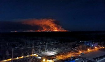 Černobilj: Bukti šumski požar blizu kontaminiranog područja, zvaničnici tvrde da je situacija pod kontrolom (VIDEO)