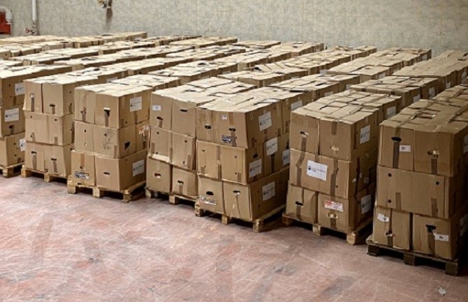 PC Riviera donirala 500 paketa preko Crvenog krsta Kotora
