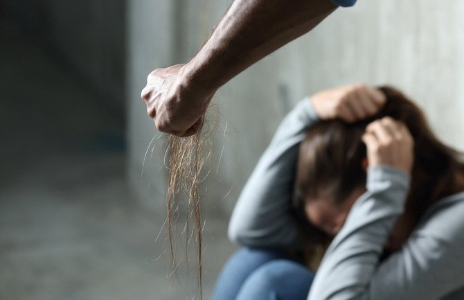 Nikšić: Očuhu potvrđena kazna od 17 godina zatvora zbog silovanja djevojčice