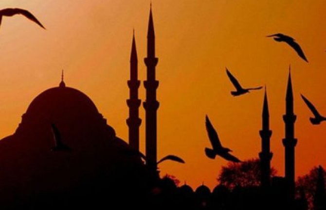 Građani islamske vjeroispovjesti od danas do 21. aprila slave Ramazan: Počeo jedan od najsvetijih mjeseci u Islamu
