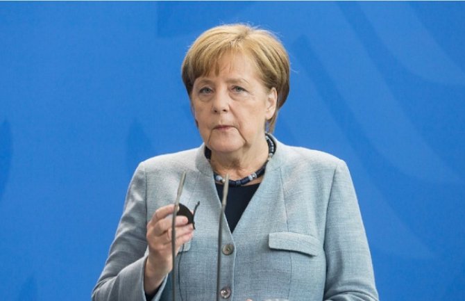 Merkel kritikuje prebrzo ublažavanje mjera protiv korona virusa: Živjećemo sa virusom još dugo