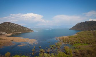 Nesreća na Skadarskom jezeru, utopio se muškarac, dvije osobe spašene