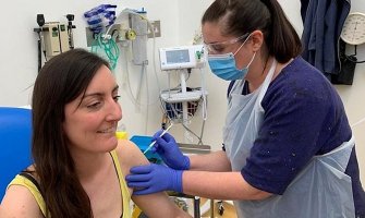 Italijanska naučnica prva dobrovoljno primila test vakcinu protiv koronavirusa