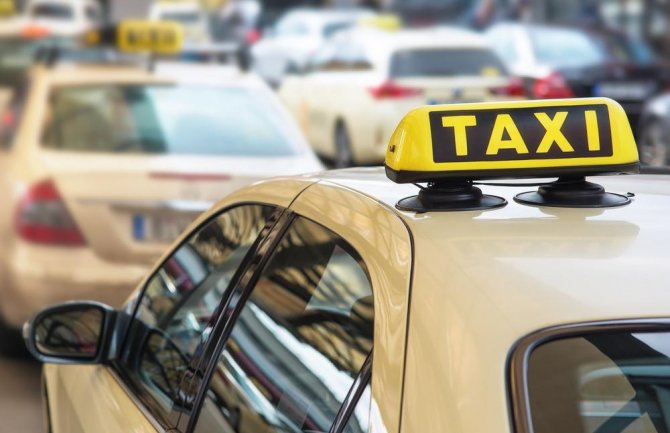 Taksisti nakon mjesec dana pauze se  suočavaju sa različitim problemima