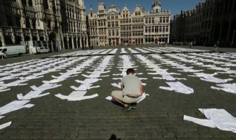 Na trgu u Briselu kuvari poređali svoje kecelje: Težak položaj zbog pandemije