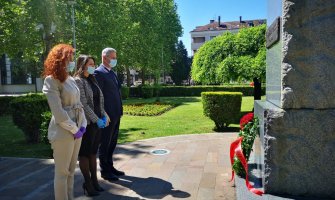Predstavnici Glavnog grada položili vijenac na spomenik Marku Miljanovu