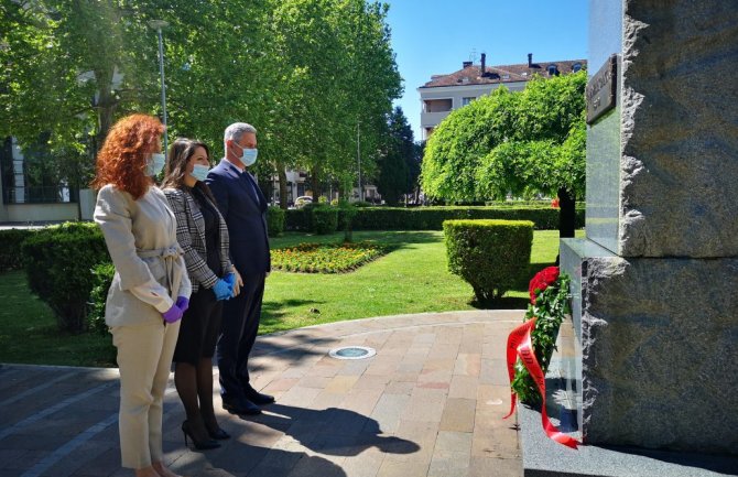 Predstavnici Glavnog grada položili vijenac na spomenik Marku Miljanovu