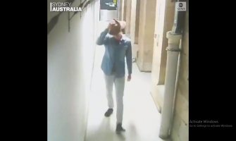 Student provalio i krao po muzeju, na kraju napravio selfi (VIDEO)