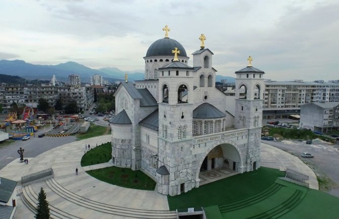 Mitropolija: Napad u Baru pokazuje da je bezbjednost episkopa i sveštenika u Crnoj Gori ozbiljno ugrožena