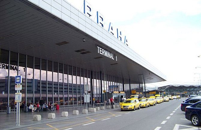 Njemački penzioner (79) sletio bez dozvole na međunarodni aerodrom u Pragu