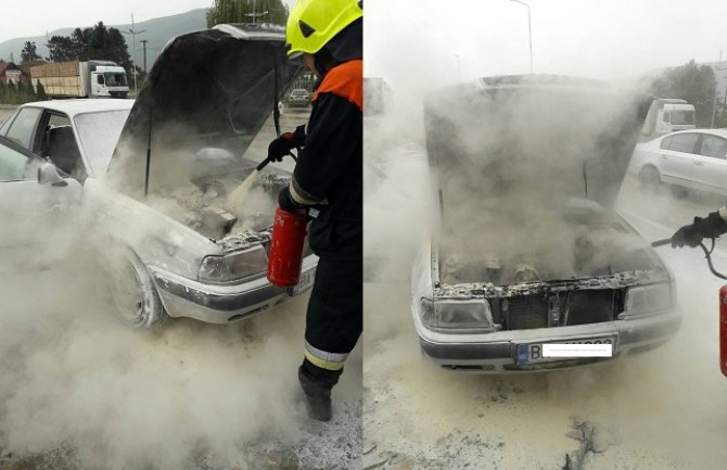 Zapalio se automobil kod Zeljezničke stanice u Bijelom Polju