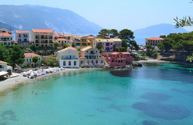 Grčka danas otvorila hotele, bazene, terene za golf, bioskope na otvorenom...