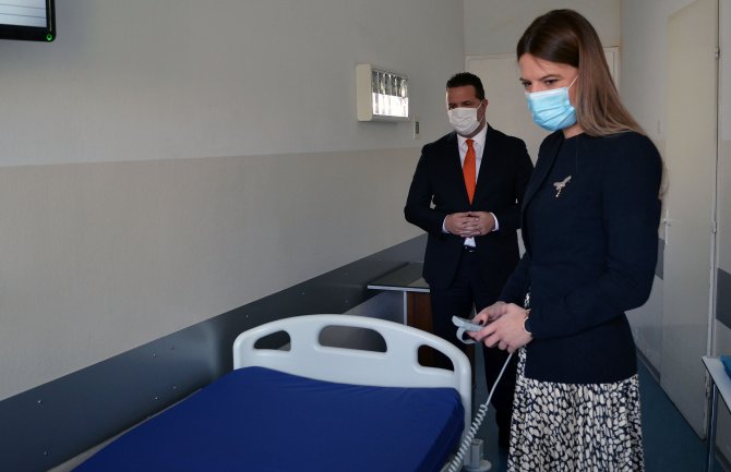 Turski biznismen donirao 30 električnih kreveta Kliničkom centru