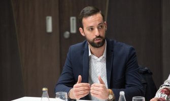 Zirojević: Izdajnik ranga Abazovića u porukama EU zaista i ne vidi ništa negativno