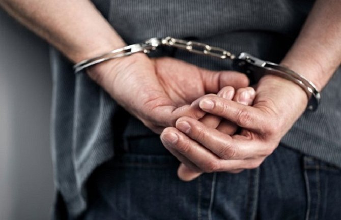 Uhapšena jedna osoba u Herceg Novom zbog narkotika i municije